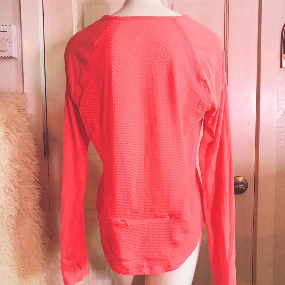 Under Armour / Like New Condition / Coral / Medium / Thumbholes / Zipper Storage - Picture 3 of 10